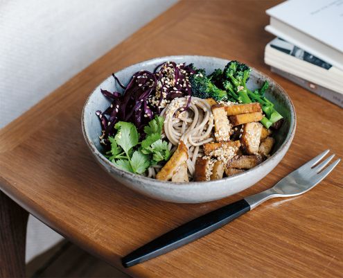 Pan-dressed noodles with crunchy cabbage and crispy tofu