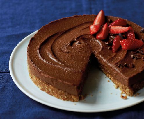 Raw chocolate cheesecake