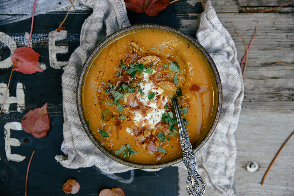 Pumpkin, oregano & garlic soup with crispy bacon crumbs