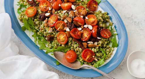 Farro salad with slow-roasted tomatoes and rocket pesto