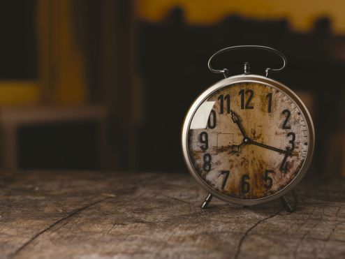 Beep – Beep – Beep – 04:40 – Yippee!