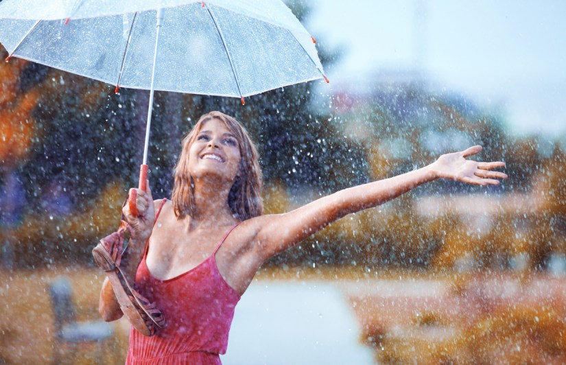 Walking in the rain: 4 wellness benefits of rainy walks