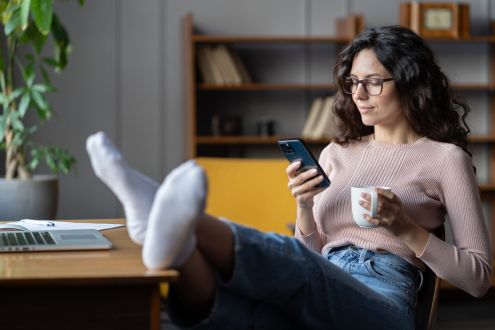 Are you a victim of smartphone procrastination? Increasing numbers of us are, and psychologists say it’s no accident