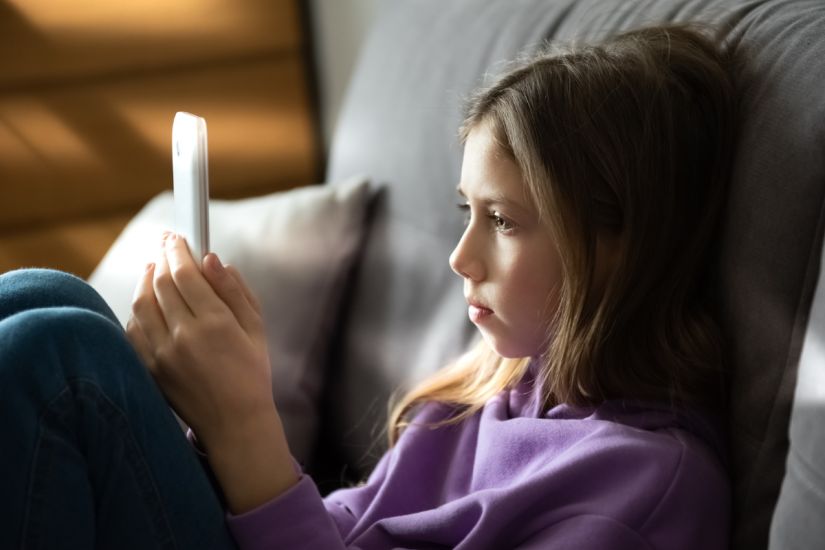 Stuck to the screen? How to help someone with unhealthy phone habits