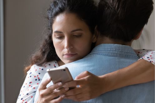 Eight red flags your wife might be tempted to have an affair