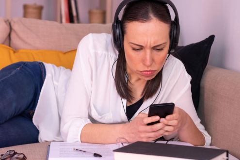 The reason why so many people find WhatsApp voice notes annoying